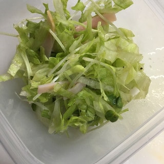 レタスとハムと貝割れ大根の生野菜サラダ(^○^)